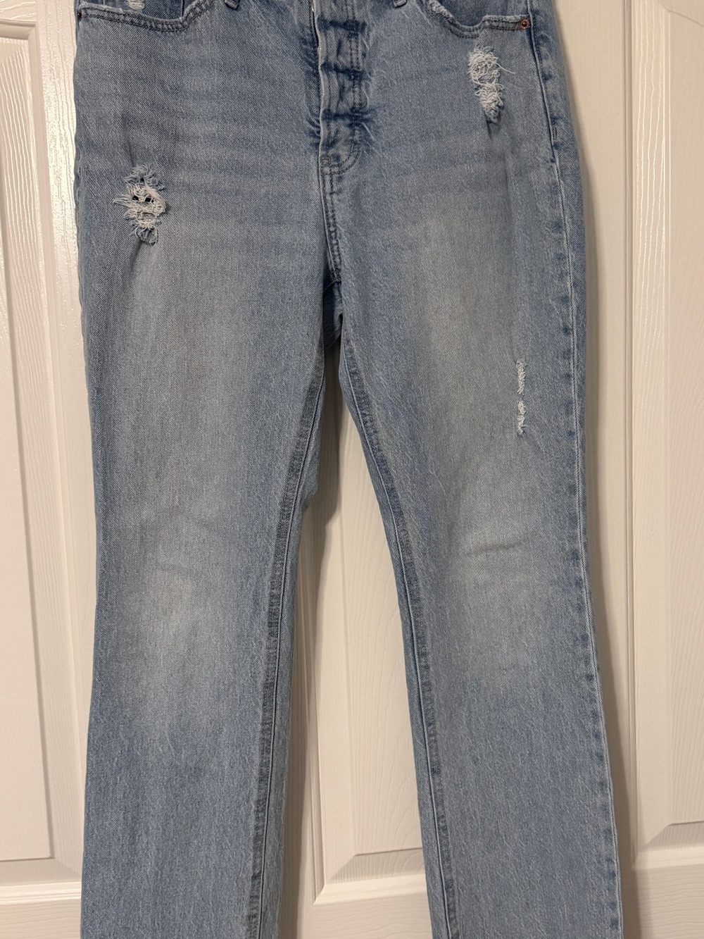 Old Navy Light Blue Straight-Leg Jeans with Distressed Details